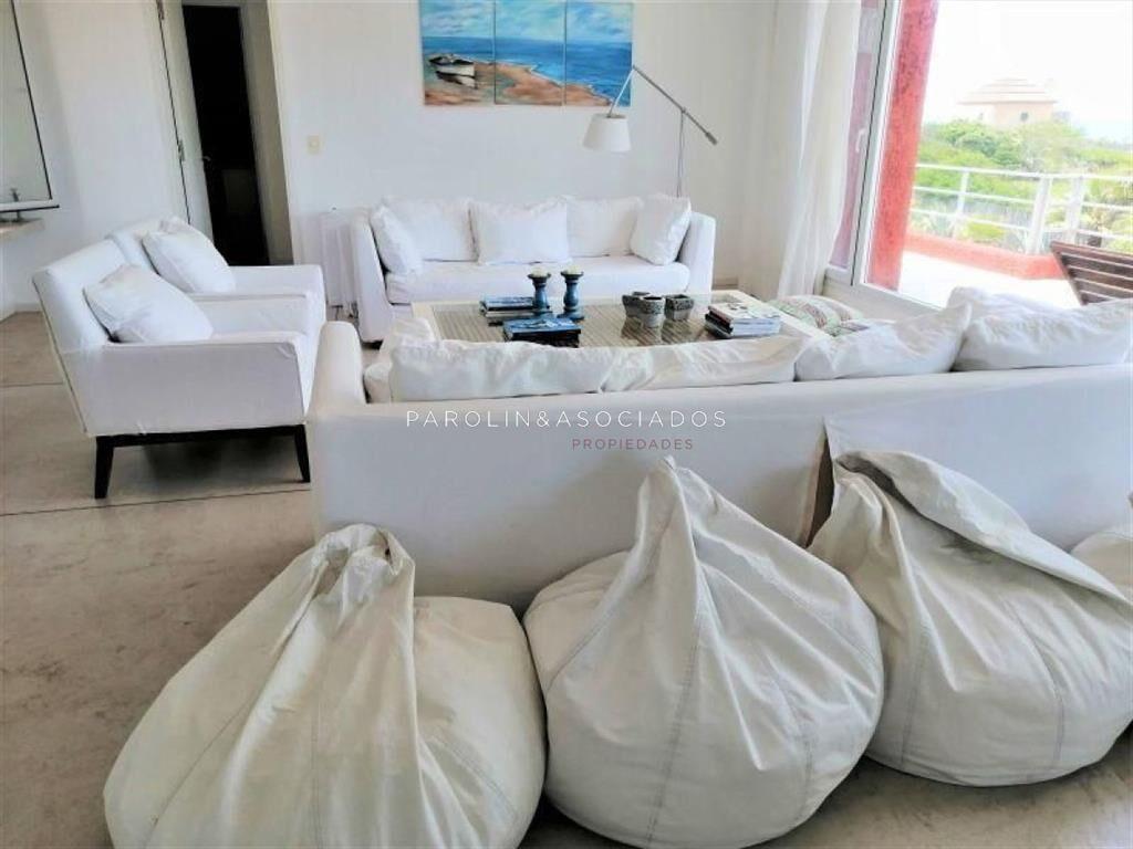 Casa de 5 dormitorios en venta en Manantiales,