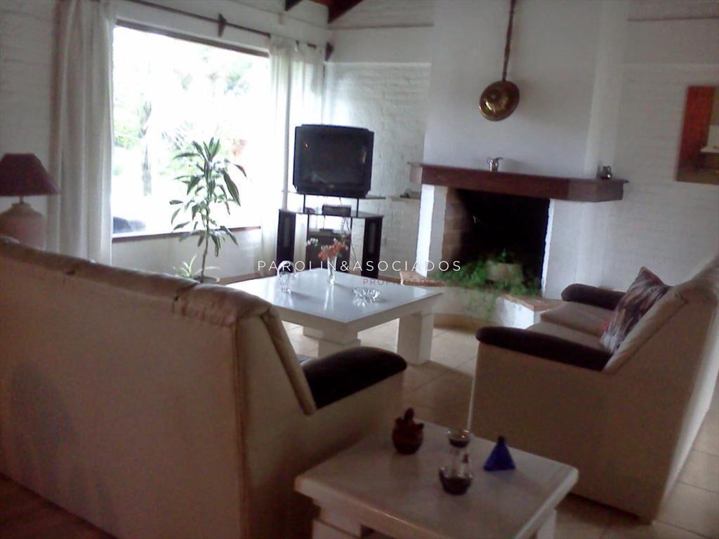 Casa en venta de 3 dormitorios en barrio Punta