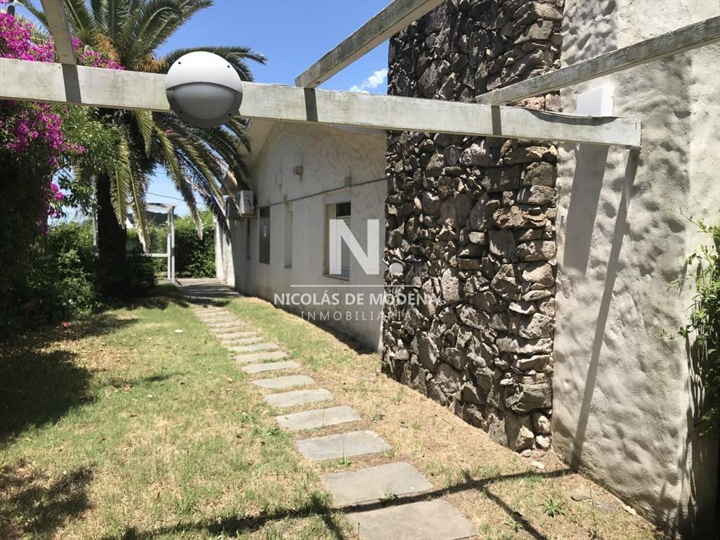 Casa en venta de 4 dormitorios en La Barra, Punta