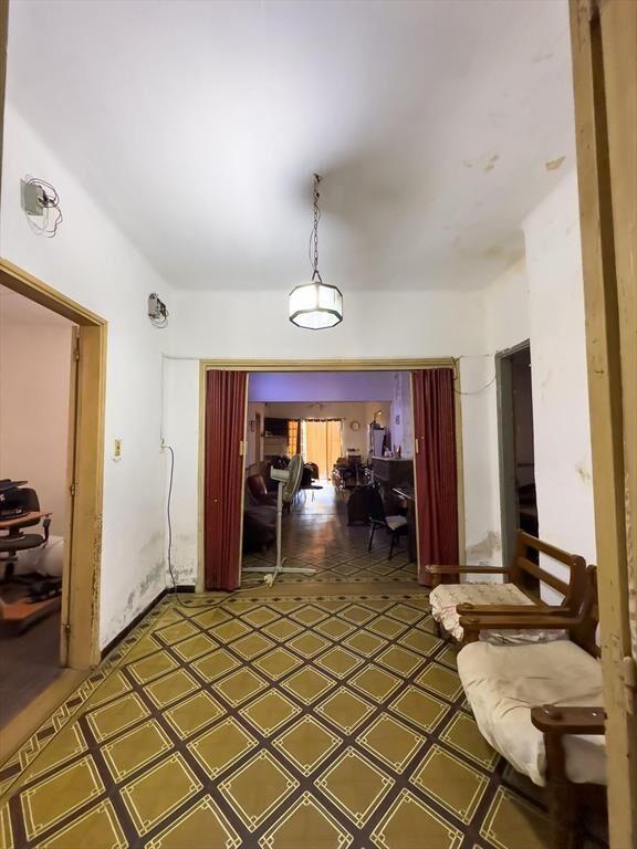 Casa amplia y céntrica con gran potencial en el co
