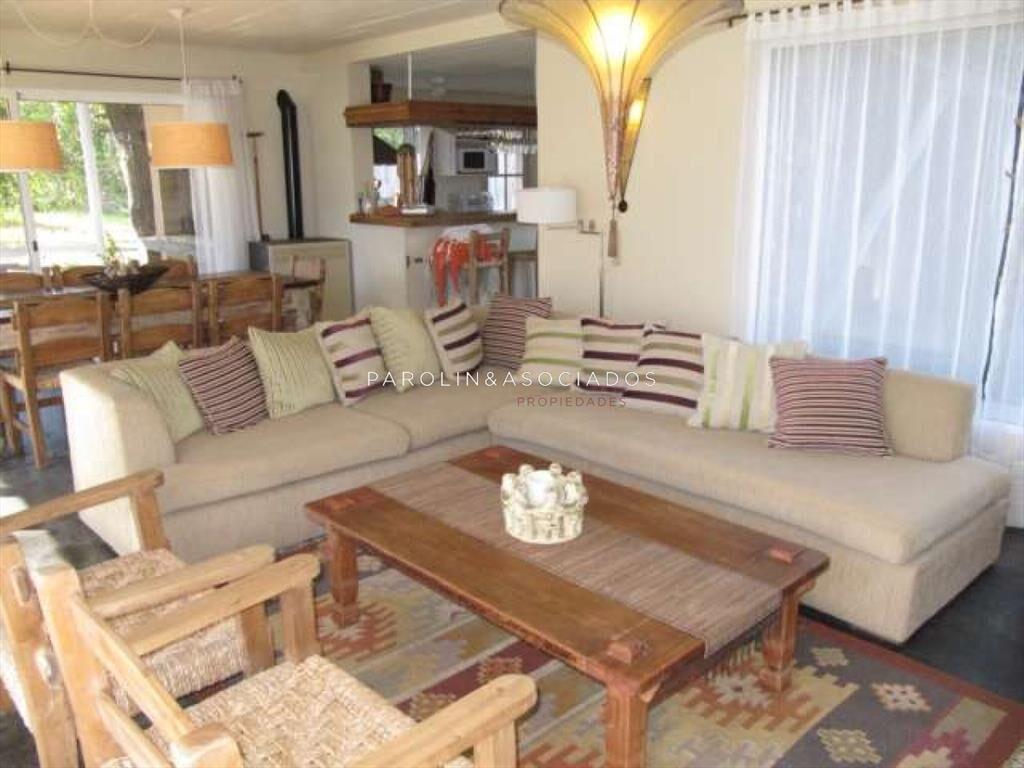 HERMOSA CASA EN ENTORNO SUPER AGRADABLE