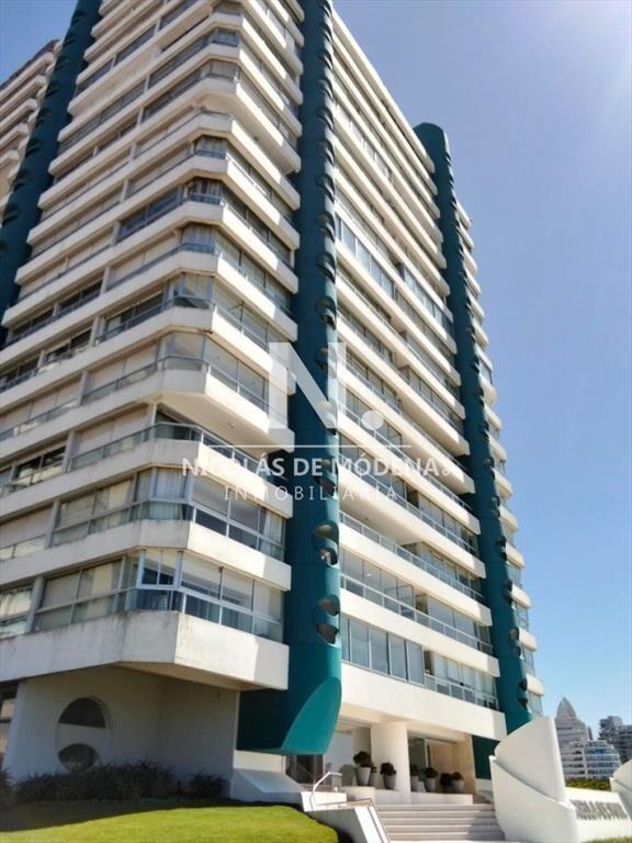 Exclusivo Apartamento Frente al Mar en Playa - de