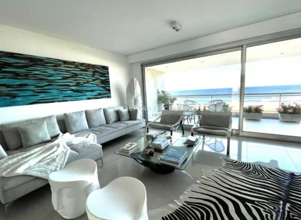 Exclusivo Penthouse en venta con piscina privada en Terraza