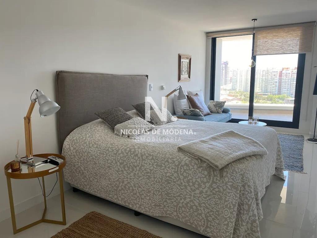 Apartamento de tres dormitorios en venta, ARTOWER Punta del