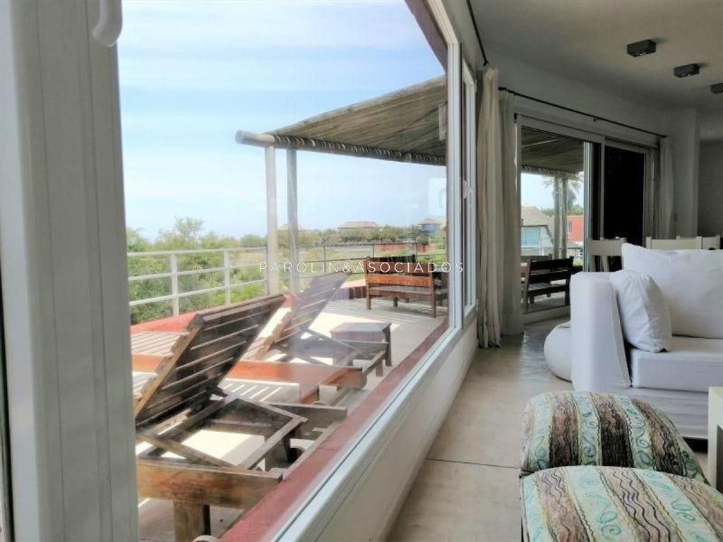 Casa de 5 dormitorios en venta en Manantiales,