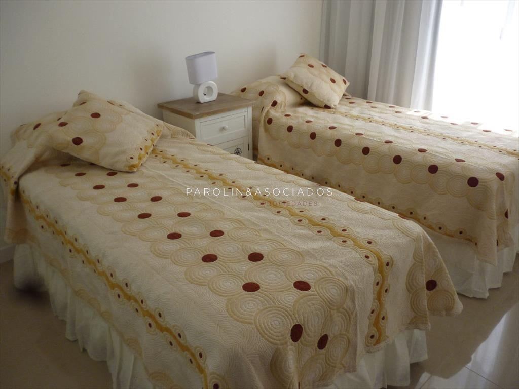 Apartamento en venta en Casino Tower, Punta del