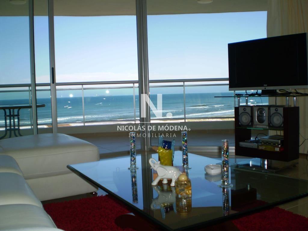Vende apartamento de 3 dormitorios mas dependencia , con vi