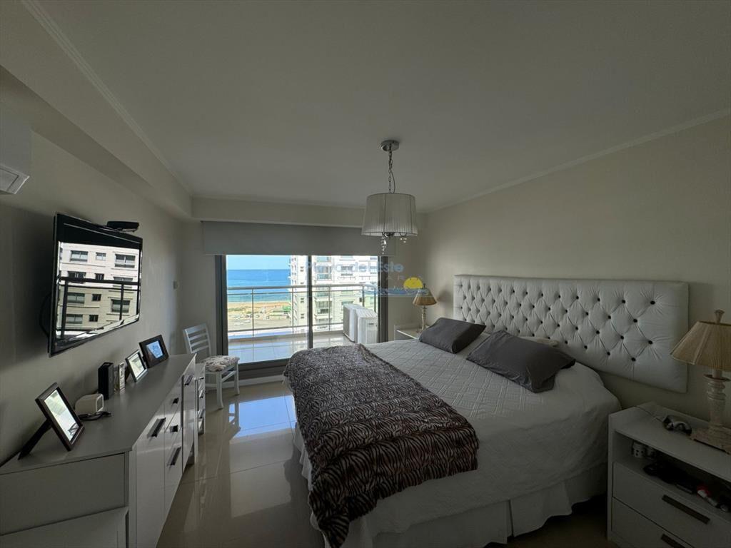 Apartamento en Alquiler de 3 dormitorios en Torre