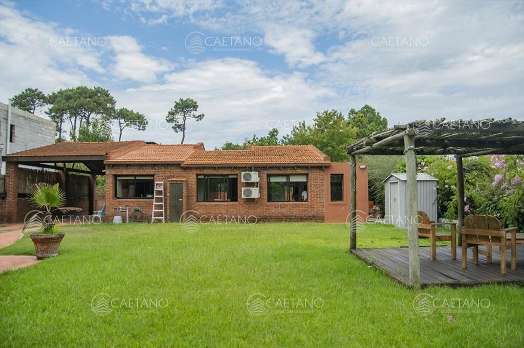 En venta casa de 3 Dormitorios en Jardines de con
