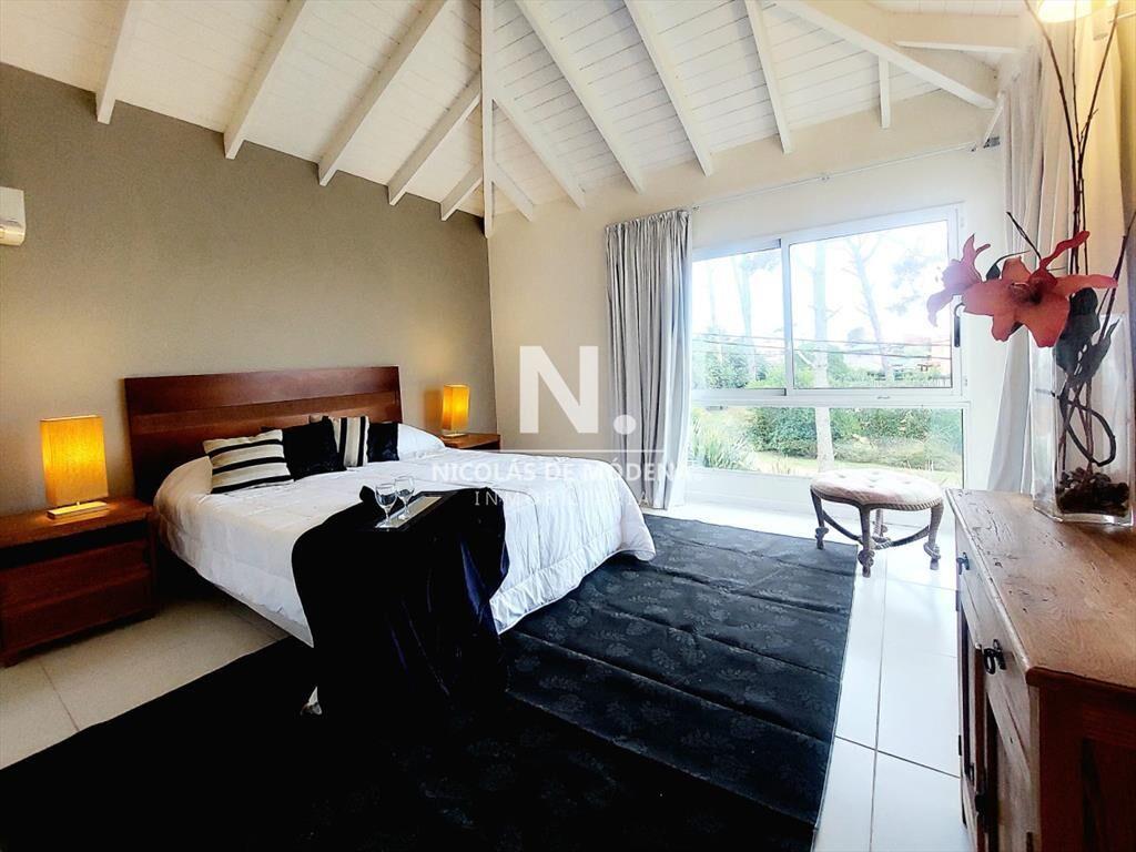 Casa de 6 dormitorios en venta proximo al mar, Montoya Punt