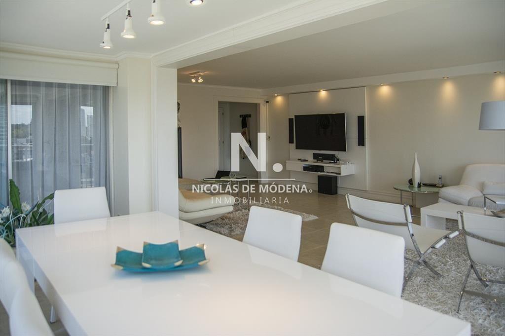 Espectacular apartamento con vistas de primera 3