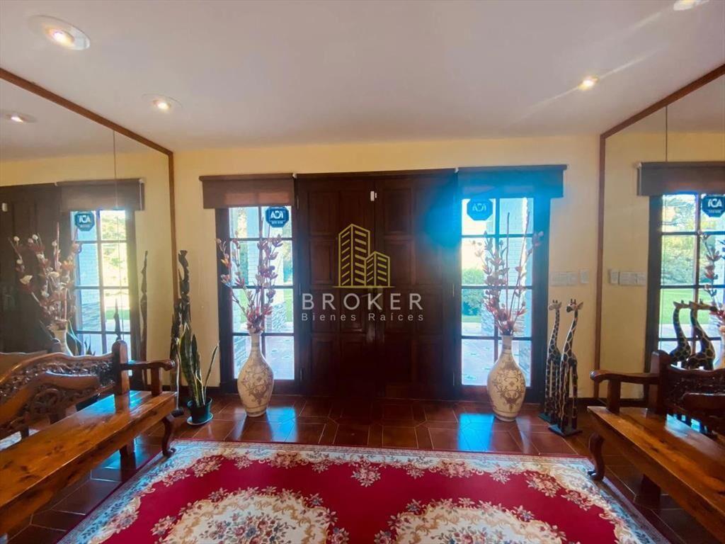Casa en Venta y Alquiler 6 Dormitorios Barrio del