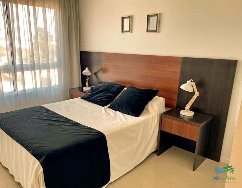 En venta apartamento 1 dormitorio con servicios en Roosevel