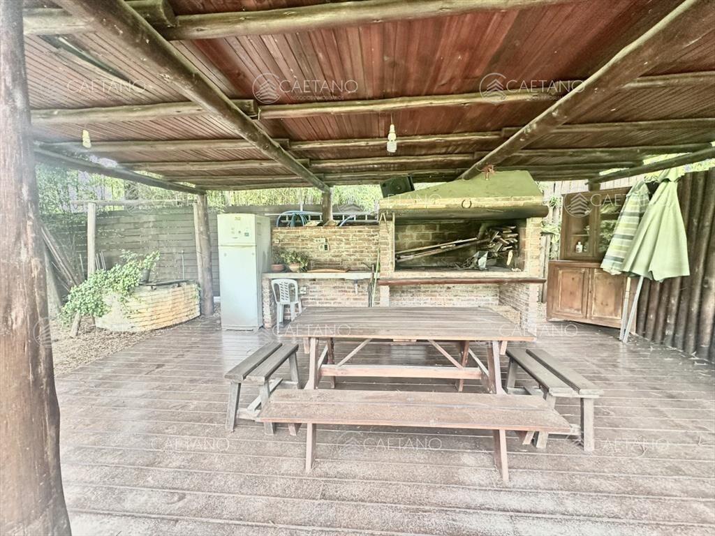 Venta Casa Quincho - 4 Dormitorios + Pileta - Del
