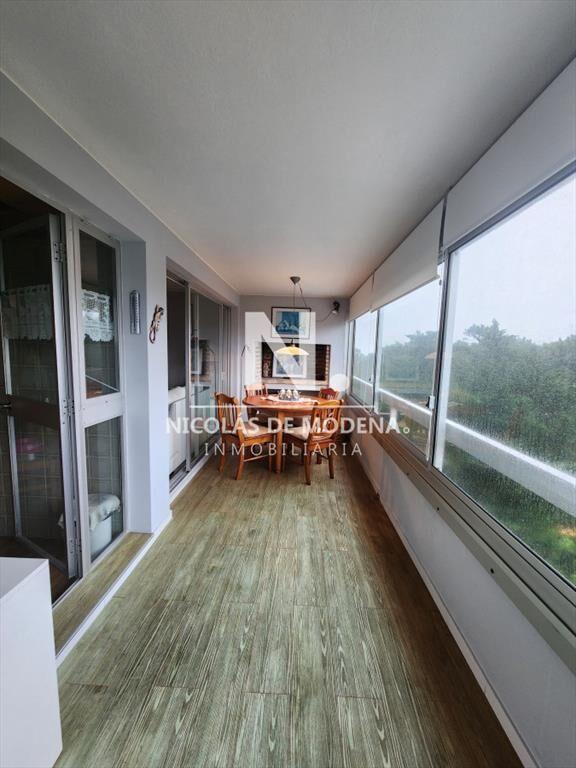 Vende apartamento de 2 dormitorios en Punta del