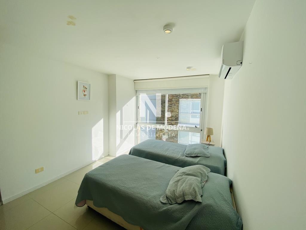 Hermoso apartamento de 2 dormitorios en duplex en