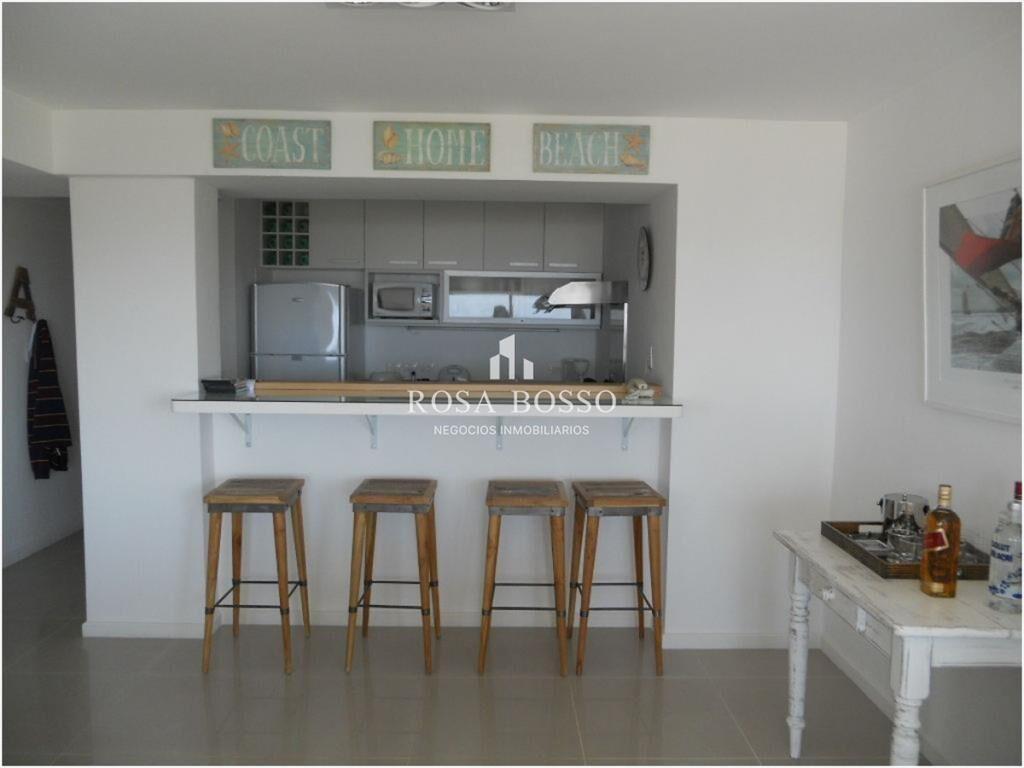 Apartamento en Brava, 2 dormitorios *