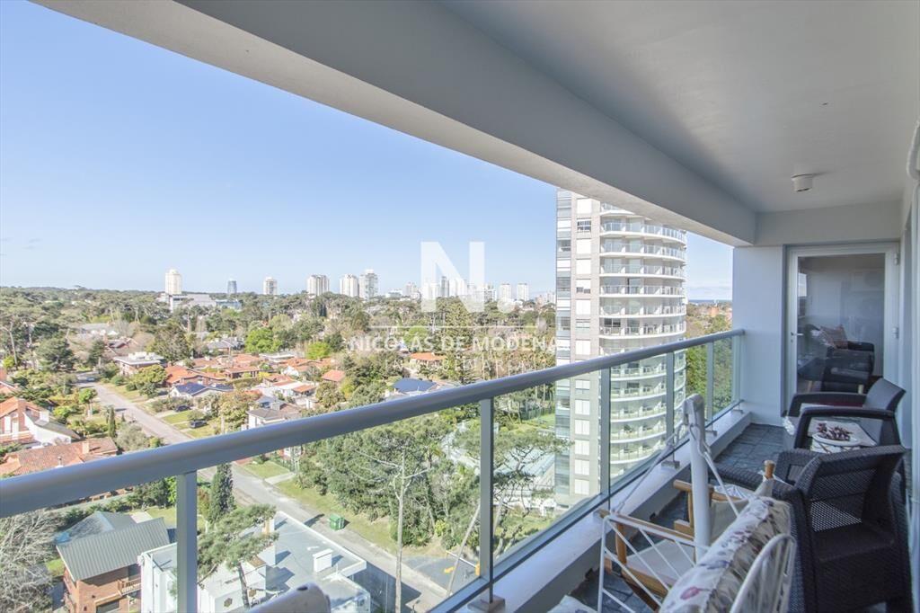 En venta apartamento en Mansa Punta del Este de 2