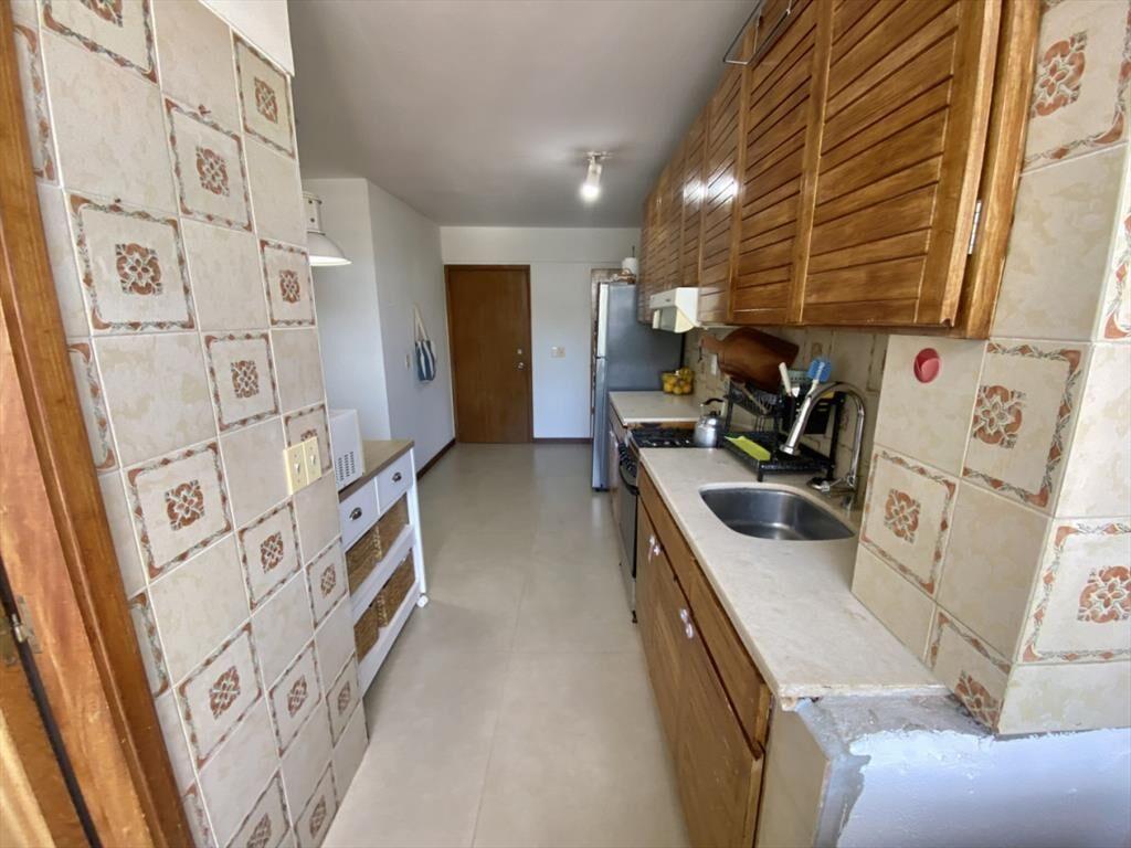 VENTA APARTAMENTO DE 2 DORMITORIOS EN EDIFICIO DORMAR PUNTA