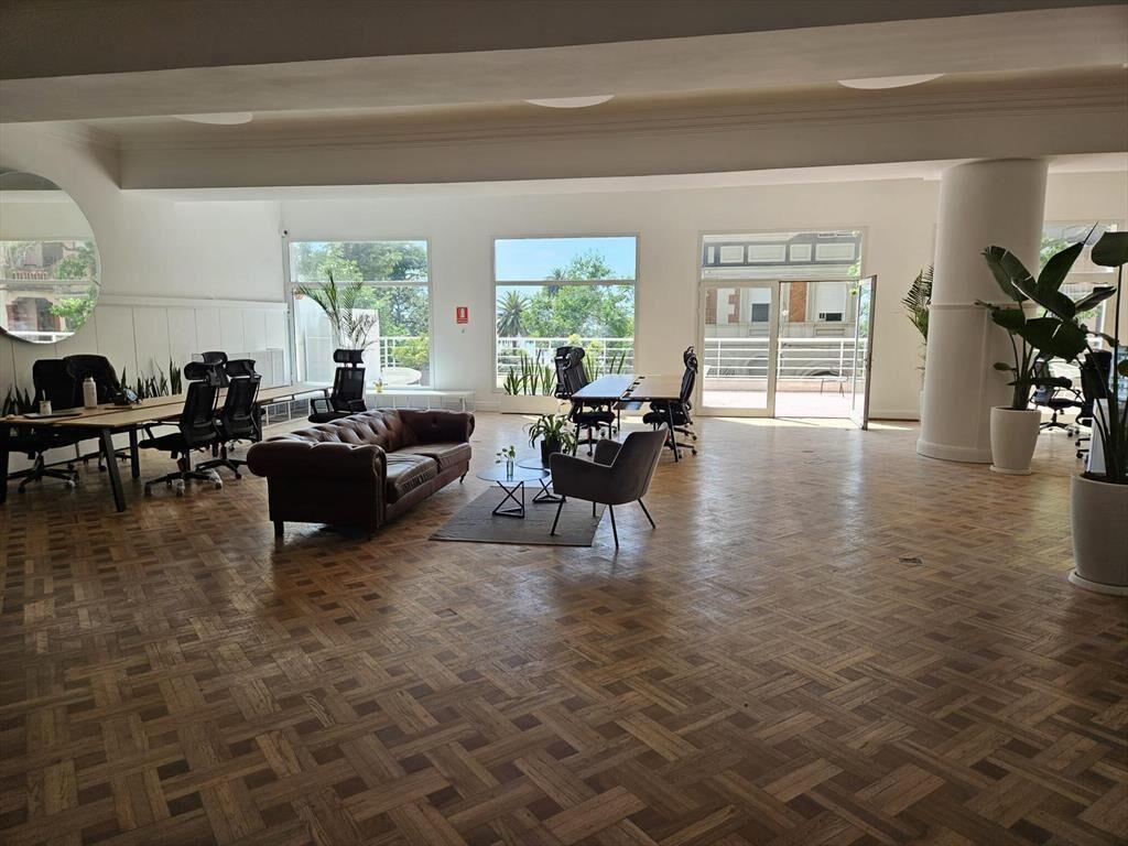 Plaza Gomensoro, única planta llana de 500 m2 + terraza de
