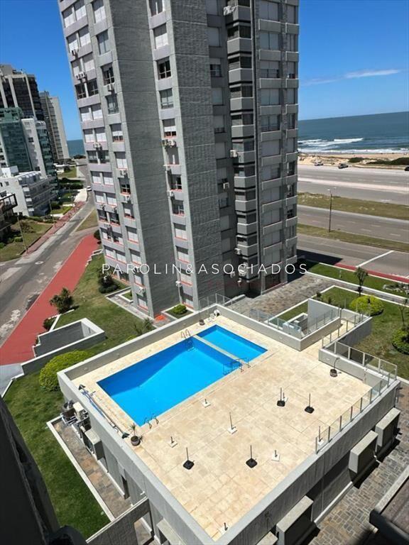 Vende Apartamento de 3 dormitorios en Brava,