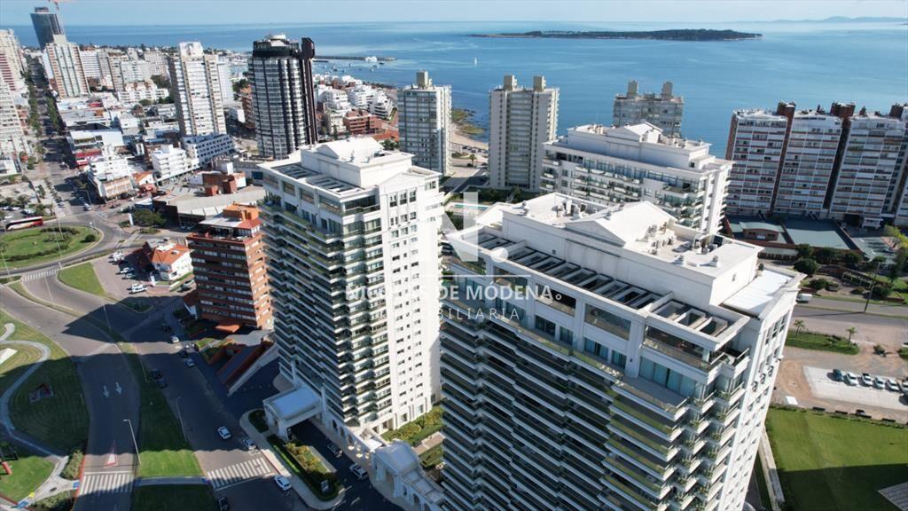 Apartamento en Venta de 3 dormitorios Frente al ,