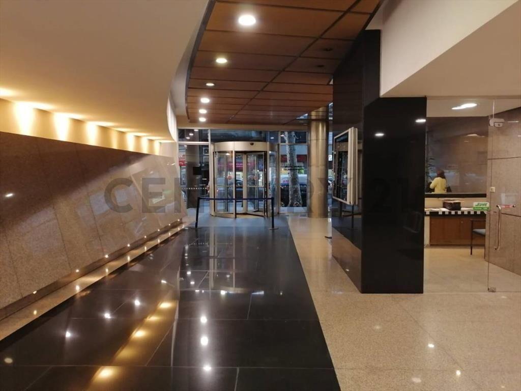 Oficina en el centro ideal para empresas, semi amueblada ...