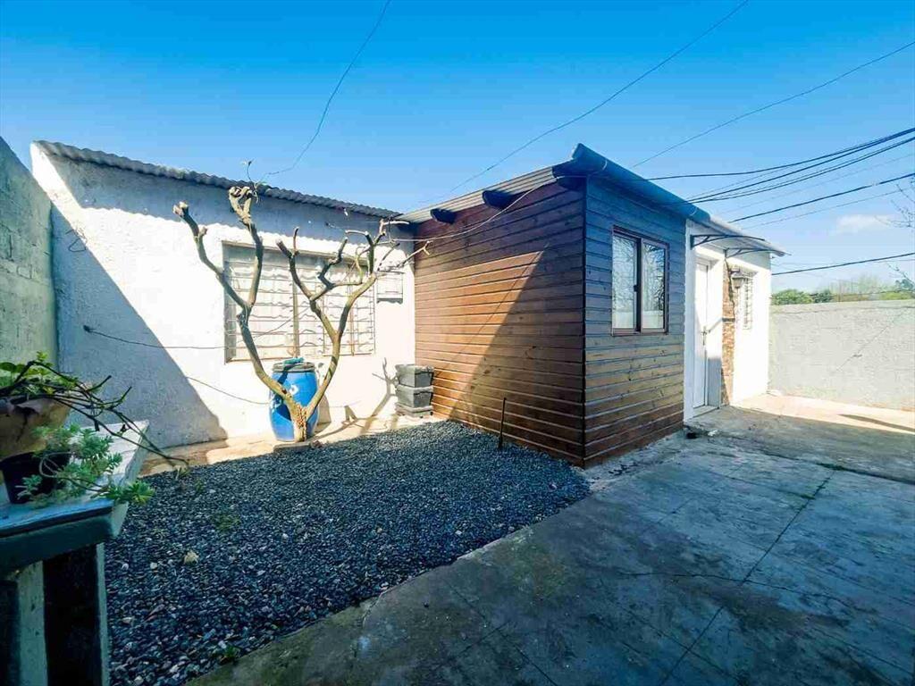 Venta Casa Dúplex + Apartamento al fondo en Pando