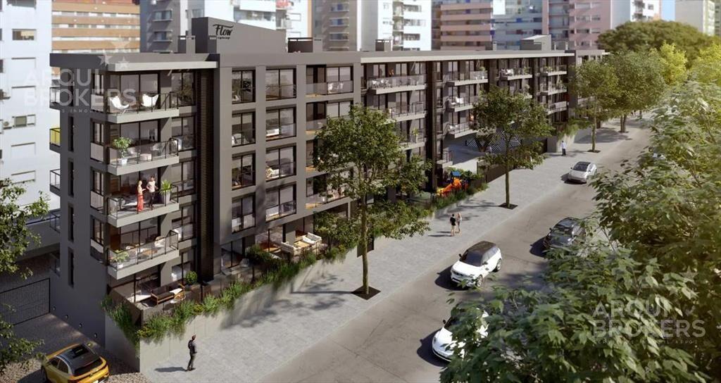 Venta de apartamento con renta de dos dormitorios en Tres C