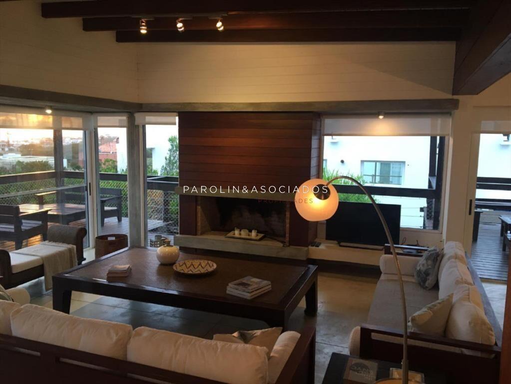 Casa en venta con jardÃn y piscina en El Chorro, Punta del
