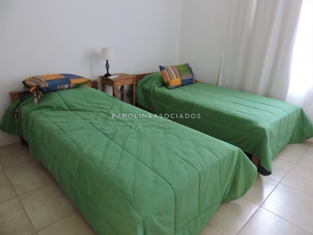 CASA DE 3 DORMITORIOS EN LA BARRA, PUNTA DEL ESTE
