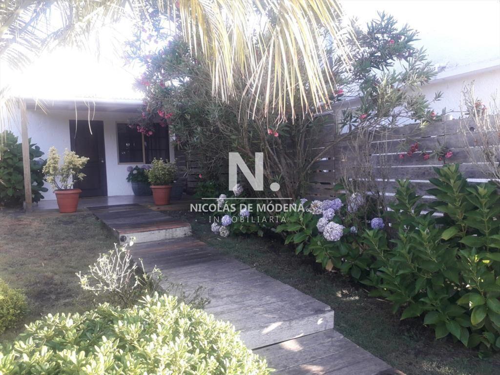 2 casa en ph en venta en La Juanita, ideal para