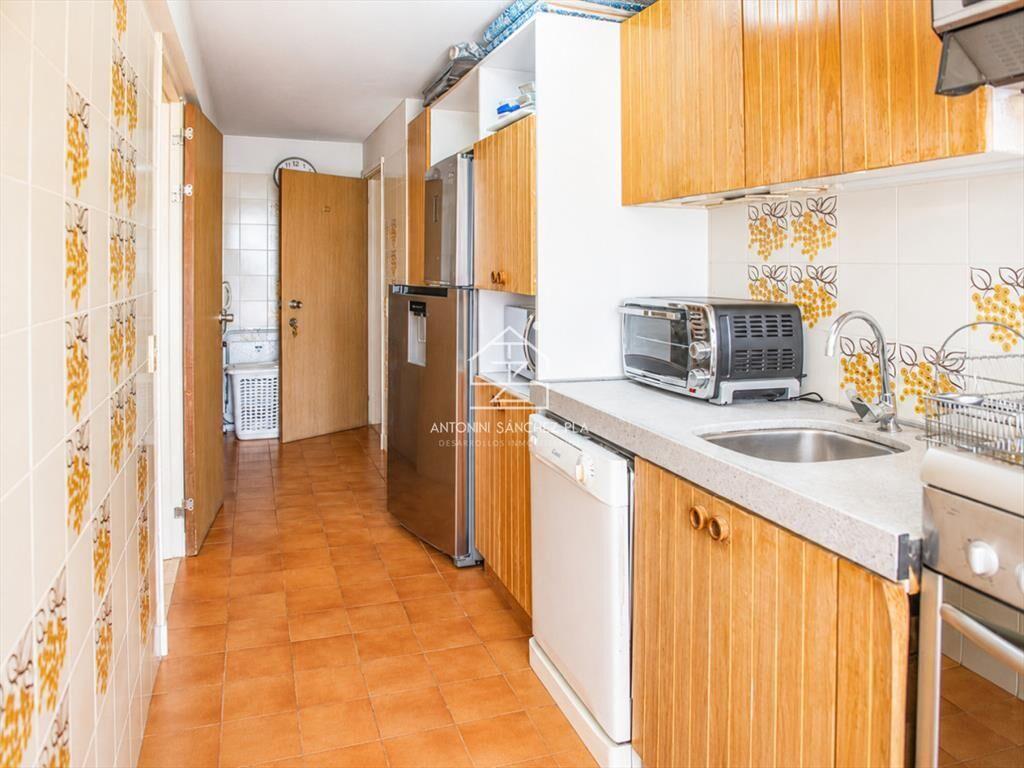 Vende apartamento de 2 dormitorios con vista al mar en Estr
