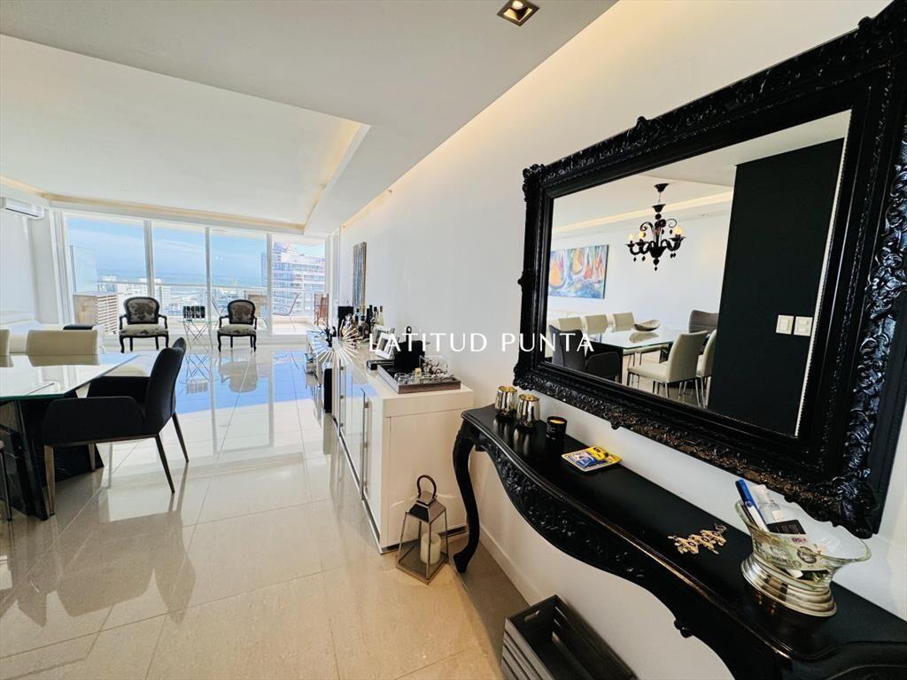 One, amplio apartamento de 3 suites