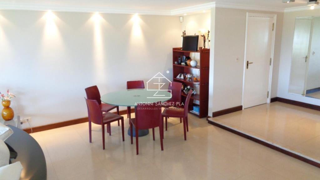 Apartamento de 4 dormitorios en Punta del Este frente al ma