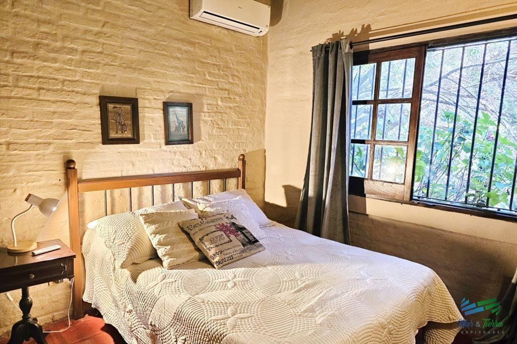 Casa 3 dormitorios en alquiler anual, cerca Punta