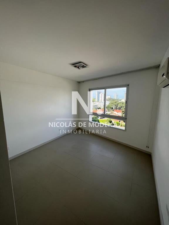 Apartamento de 2 dormitorios en venta en Punta