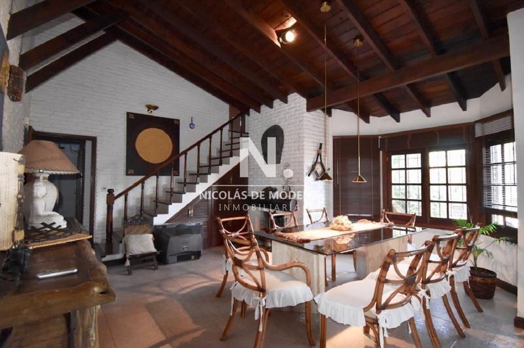 Casa en Playa Mansa de Cuatro Dormitorios en Alquiler Punta