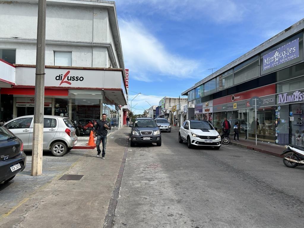 ALQUILER GRAN LOCAL COMERCIAL ITUZAINGO Y SARANDI