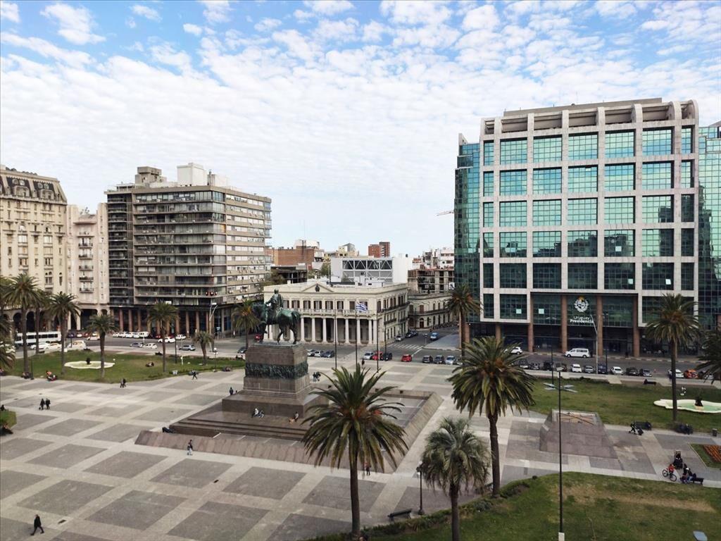 OFICINA CON TERRAZA - PLAZA INDEPENDENCIA