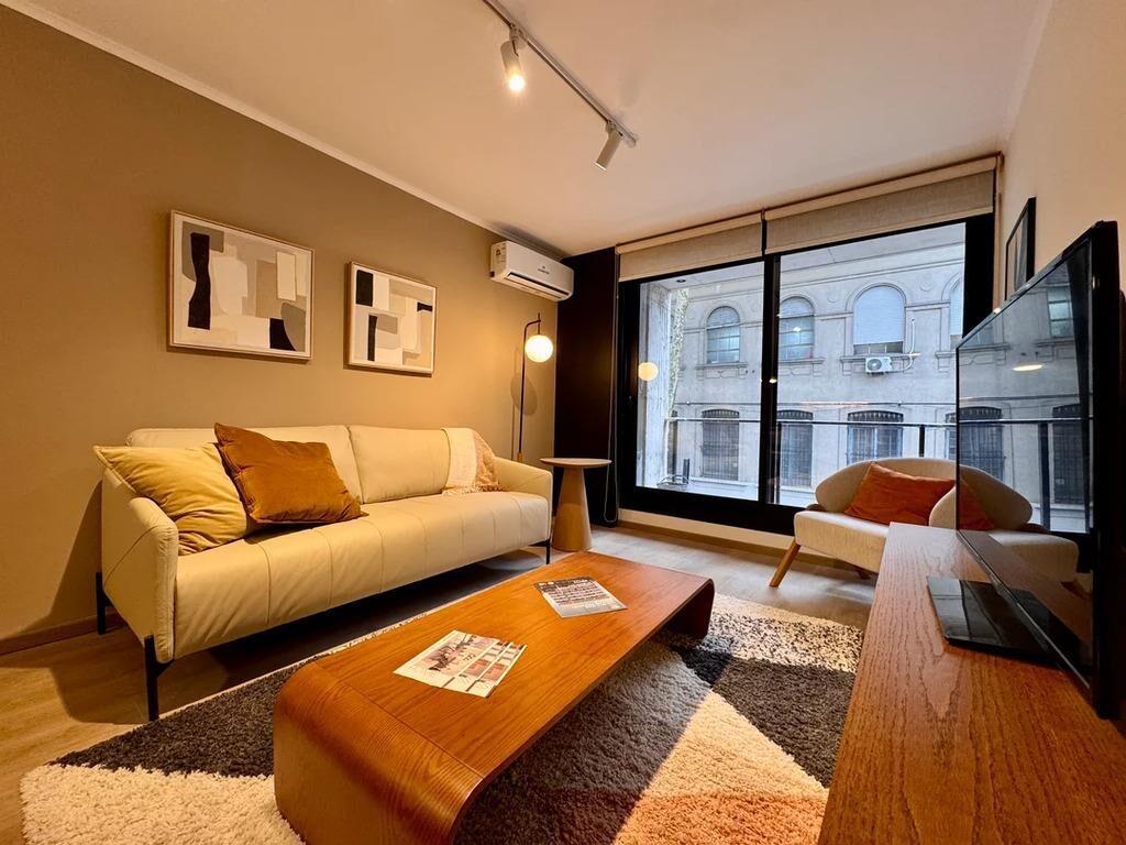 Venta de apartamento de 1 dormitorio al frente en CN 1722, C