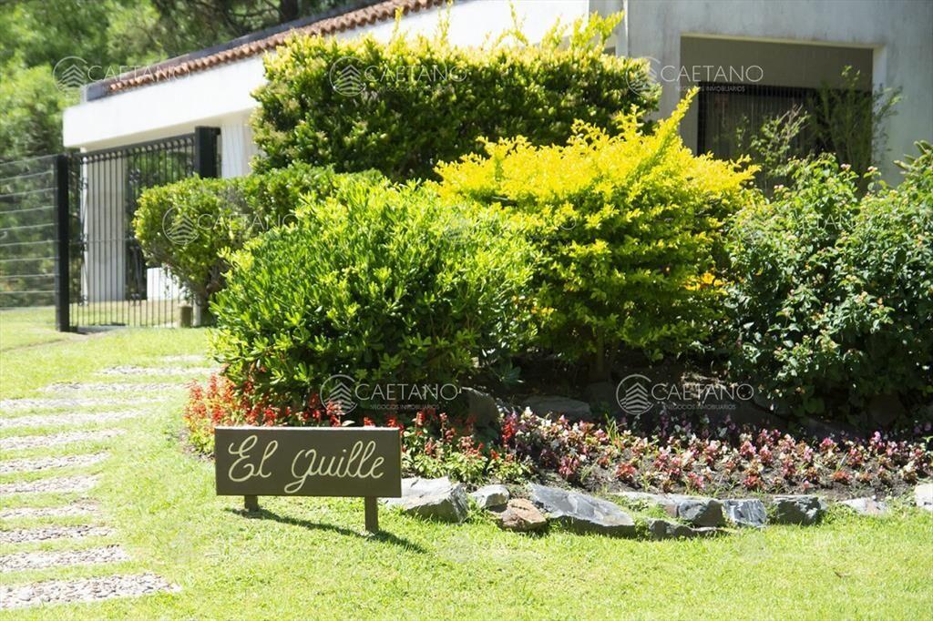 Hermosa casa en venta a pocos metros del mar.