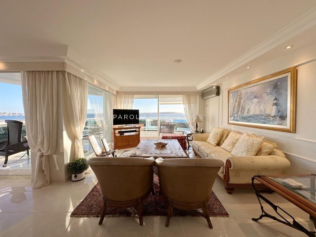 Departamento en Venta de 3 Dormitorios en Tower,
