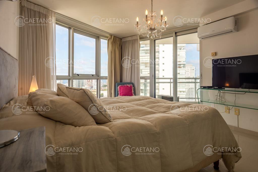3 y dependencia Sunrise Tower, Piso Alto, Playa