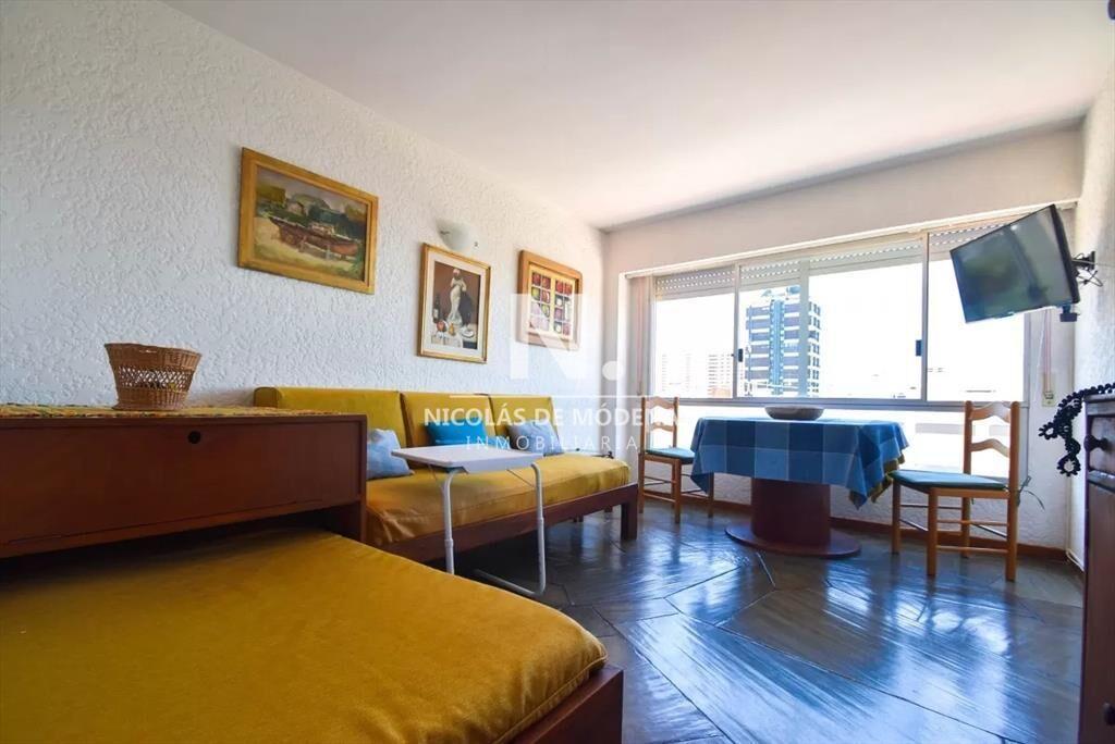 Torre en Península con piscina. Apartamento en 1
