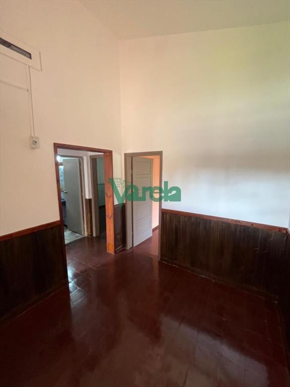 Venta de casa en Salinas, chalÃ© de tejas, 3