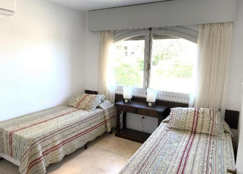 CASA EN VENTA DE 4 DORMITORIOS EN LA BARRA