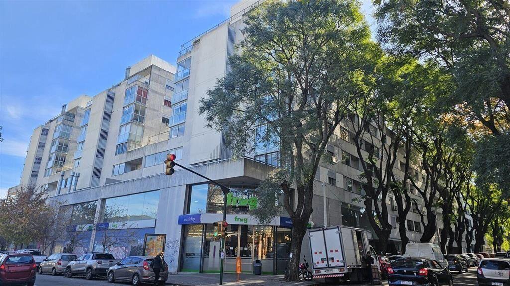 Alquiler apartamento 2 dormitorios y garage Cordón