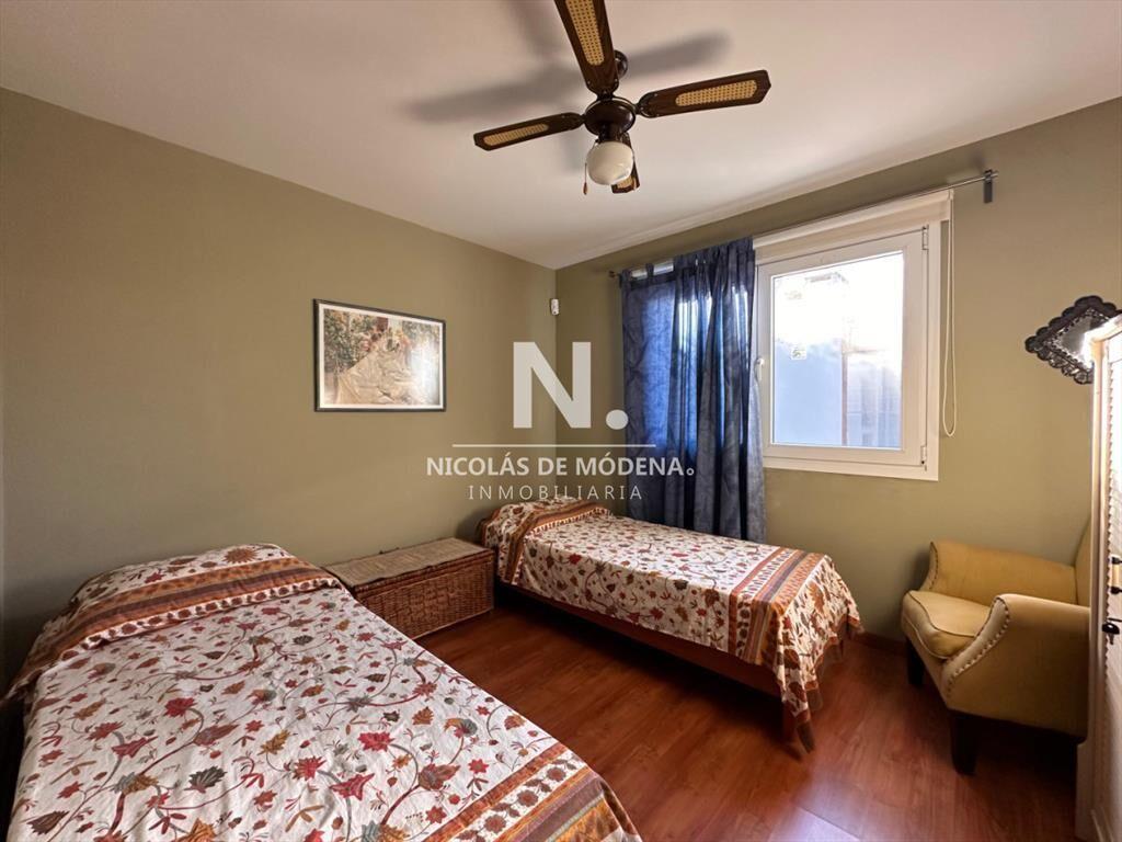 En venta chalet de 3 dormitorios con pergola, en