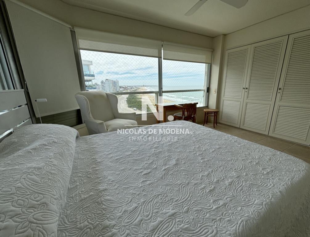 Departamento de 3 dormitorios + dep en venta con